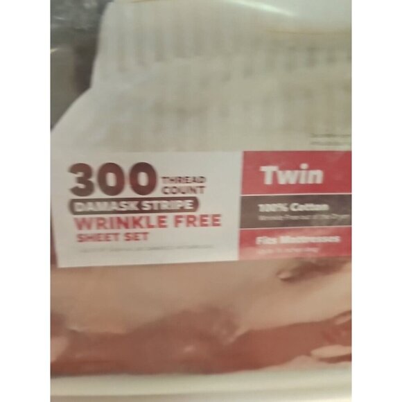 Better Homes and Garderns 300 Thread Count Twin Sheet Set Red Damask Stripe New - Picture 2 of 8